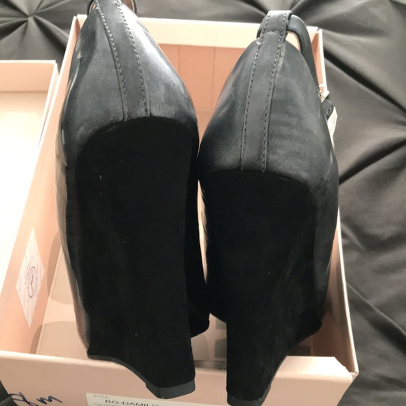 Wedge heels ankle strap pumps - Picture 4 of 5